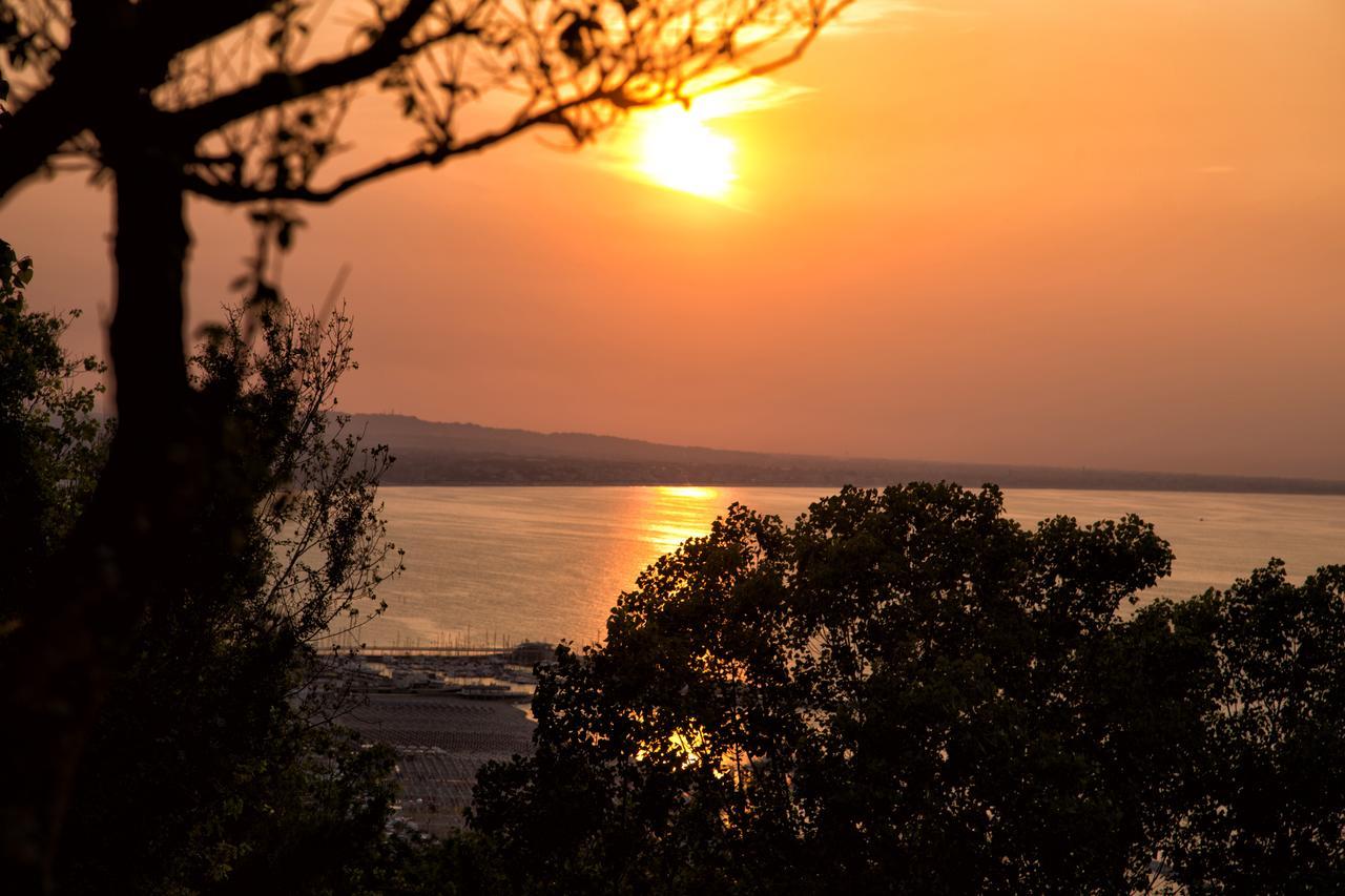 Bahita - Betty's B&B Gabicce Mare Bagian luar foto