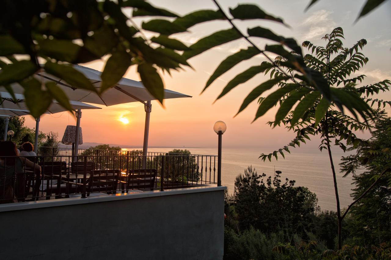 Bahita - Betty's B&B Gabicce Mare Bagian luar foto